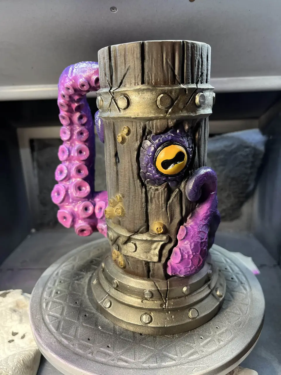 Another view of the painted Cthulhu cup